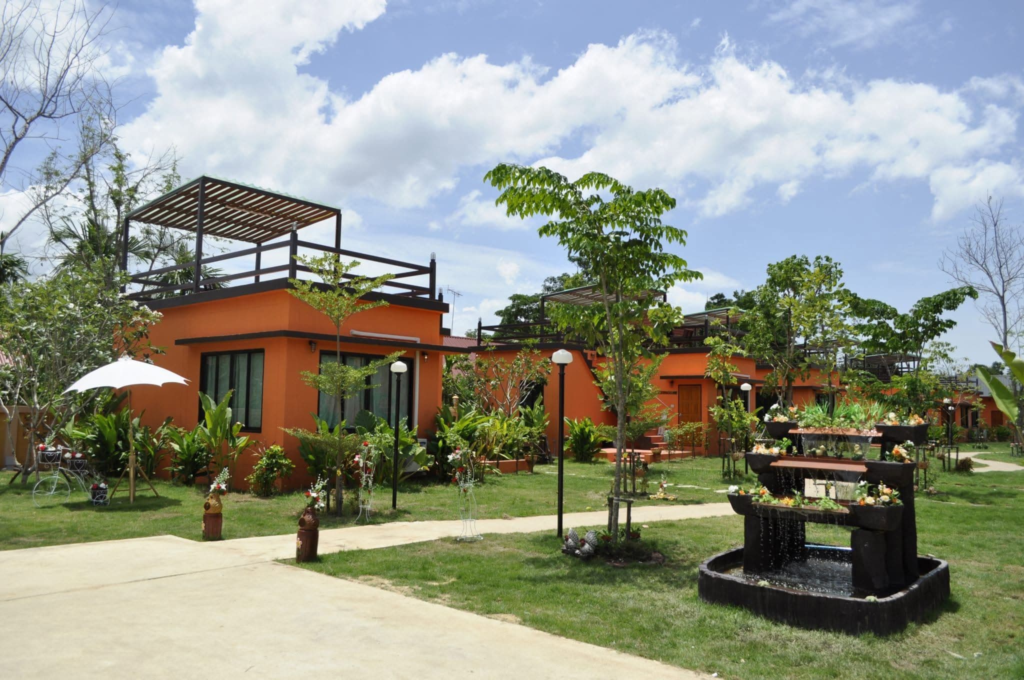 หมื่นล้าน รีสอร์ท (Hmun Lan Resort)