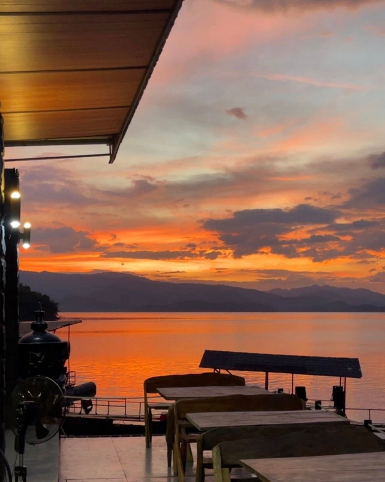 ภูนกเงือก รีสอร์ท (Hornbill Hill Resort)