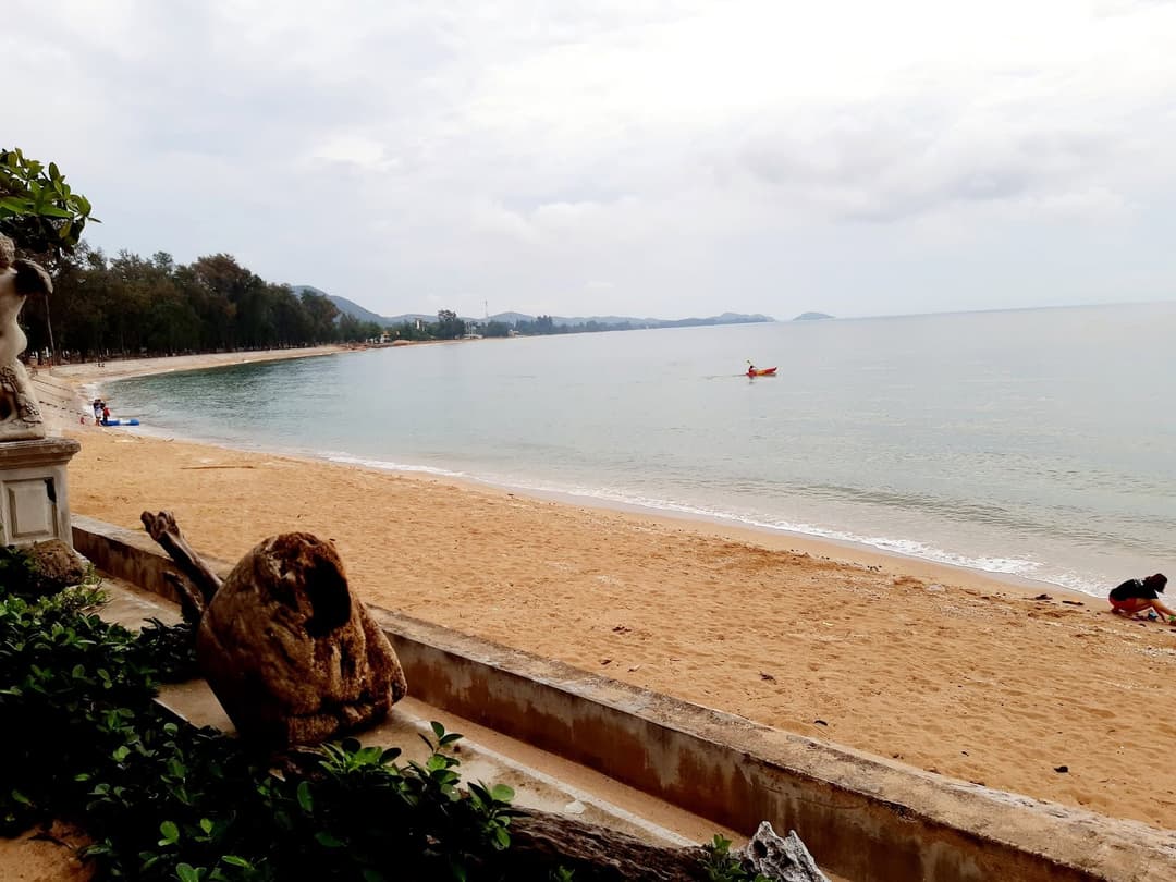 จังเกิลเบย์ รีสอร์ท (Jungle Bay Resort)