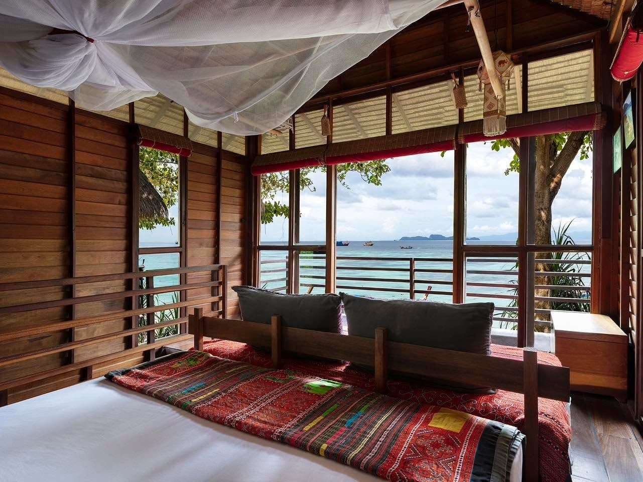 แคสอะเวย์ รีสอร์ท เกาะหลีเป๊ะ (Castaway Resort Koh Lipe)